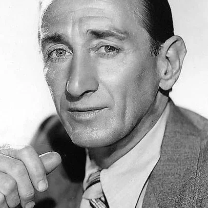  Clyde Cook