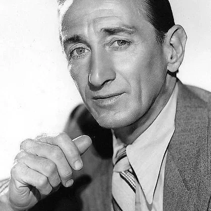  Clyde Cook