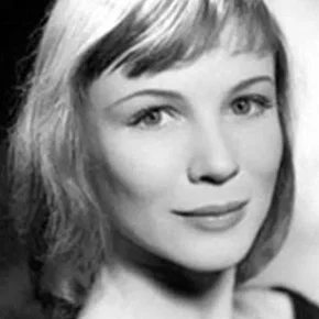 Photo star :  Frances Hyland