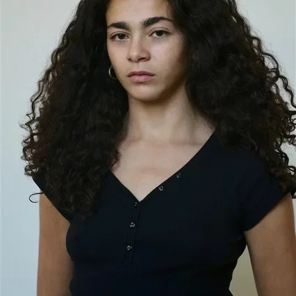  Oumnia Hanader