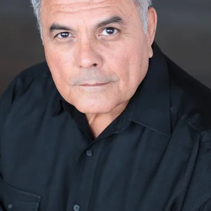  Efrain Figueroa