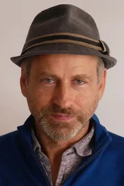 Stefan  Schwartz