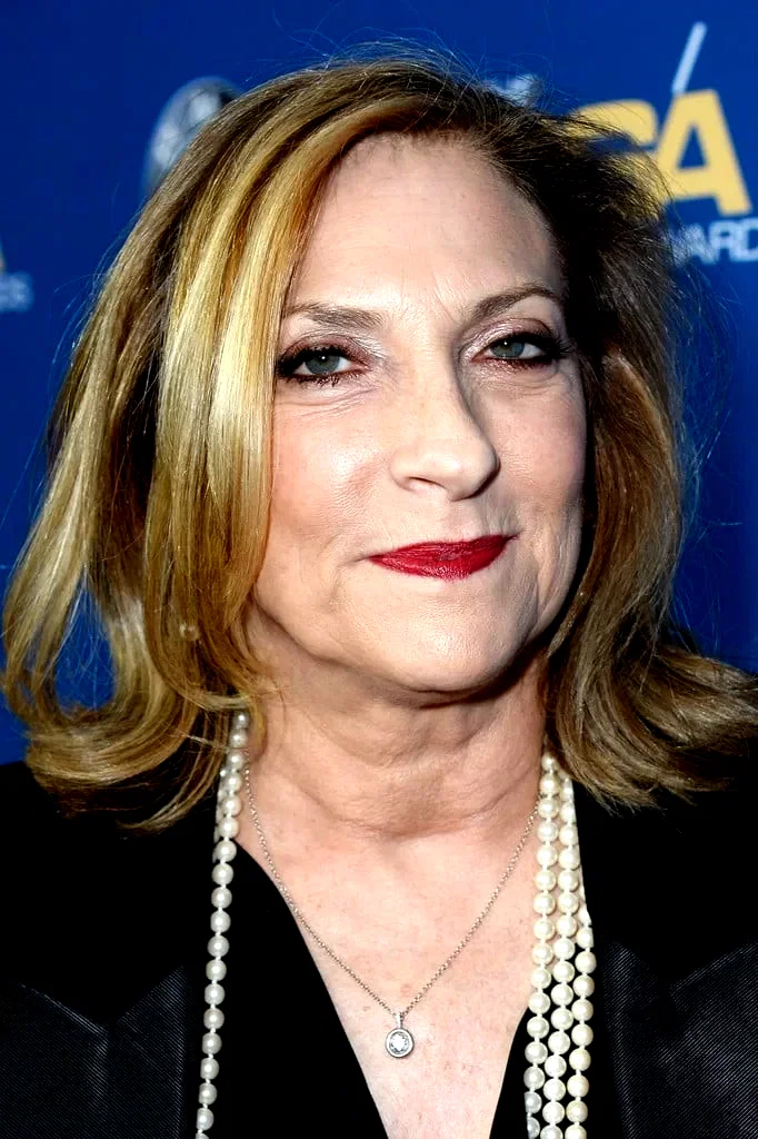  Lesli Linka Glatter