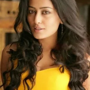 Photo star :  Nidhi Subbaiah