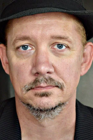  Tom Wood photo