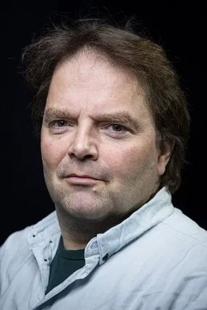  Victor Low photo