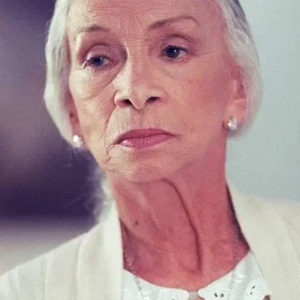 Josefina Echánove