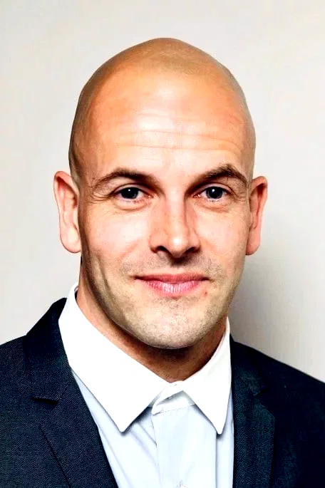Jonny Lee Miller