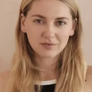  Charlotte Deniel