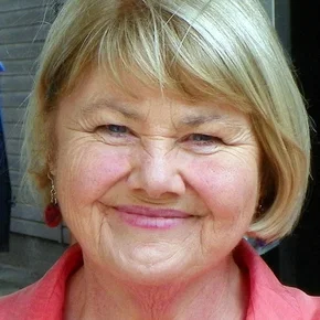 Photo star : Annette Badland