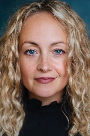  Victoria Elliott