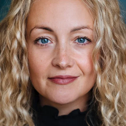  Victoria Elliott