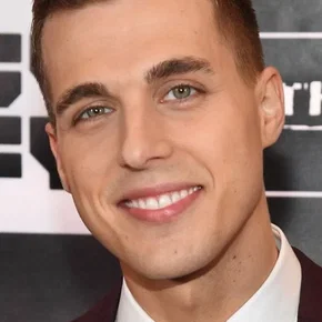 Photo star : Cody Linley
