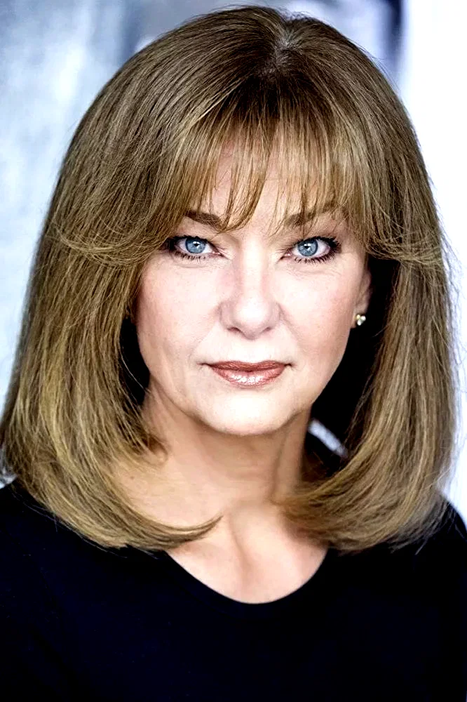 Julianne White