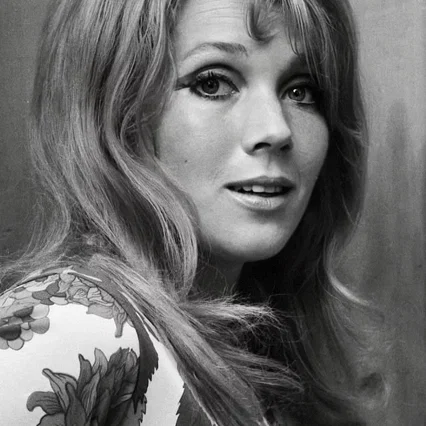  Linda Marlowe