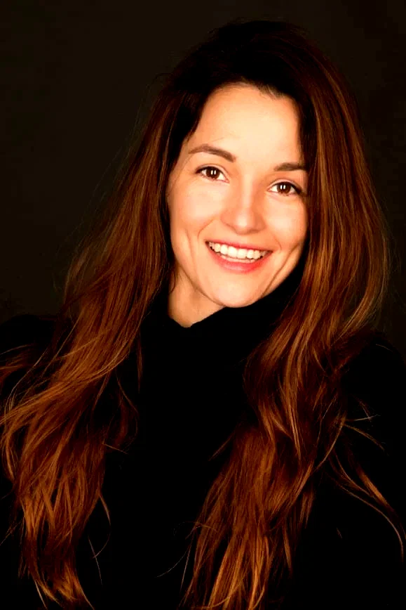 Esther Nubiola