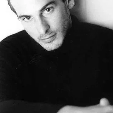  Santiago Magill