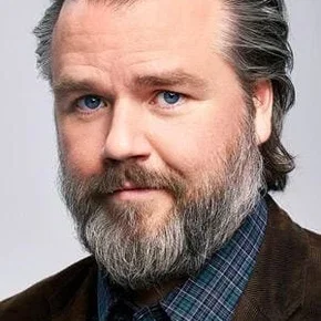 Photo star : Tyler Labine