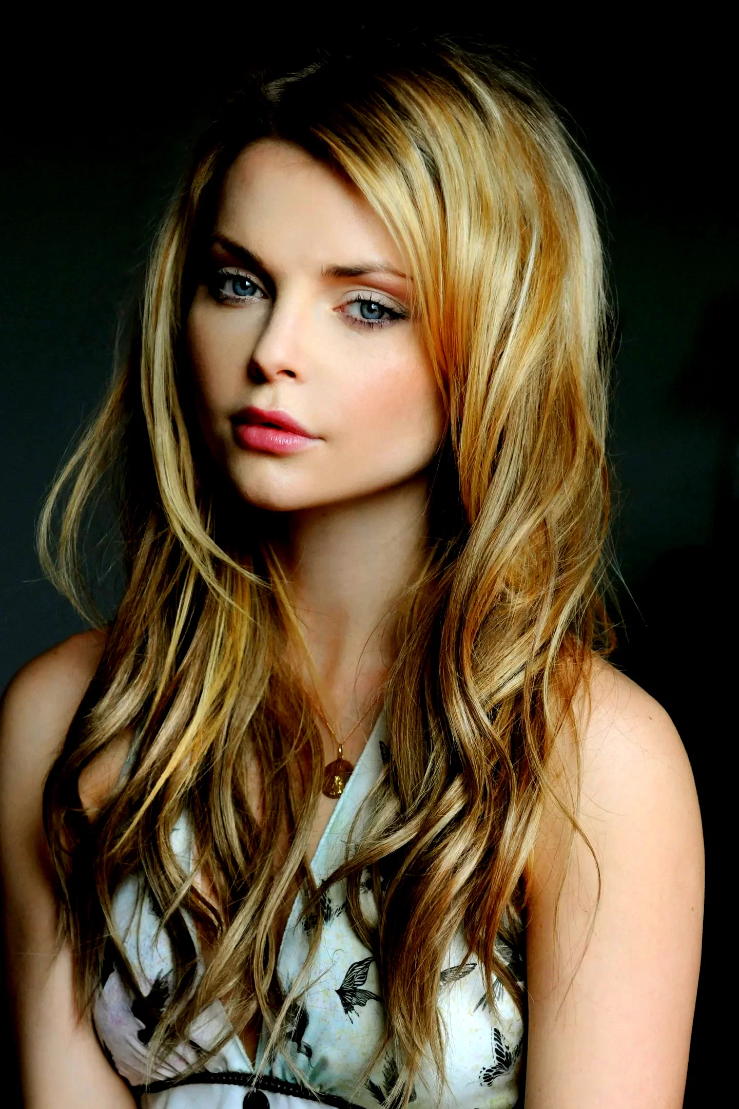 Izabella Miko