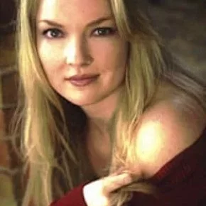 Photo star :  Angela Vint
