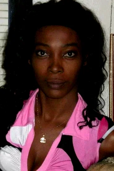  Nadine Koyo