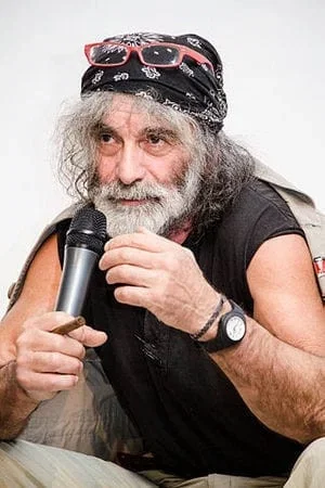  Mauro Corona