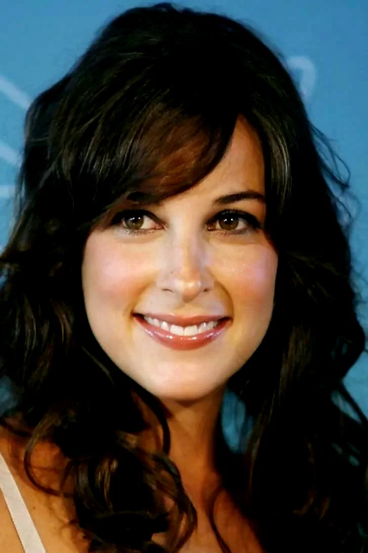 Lindsay  Sloane