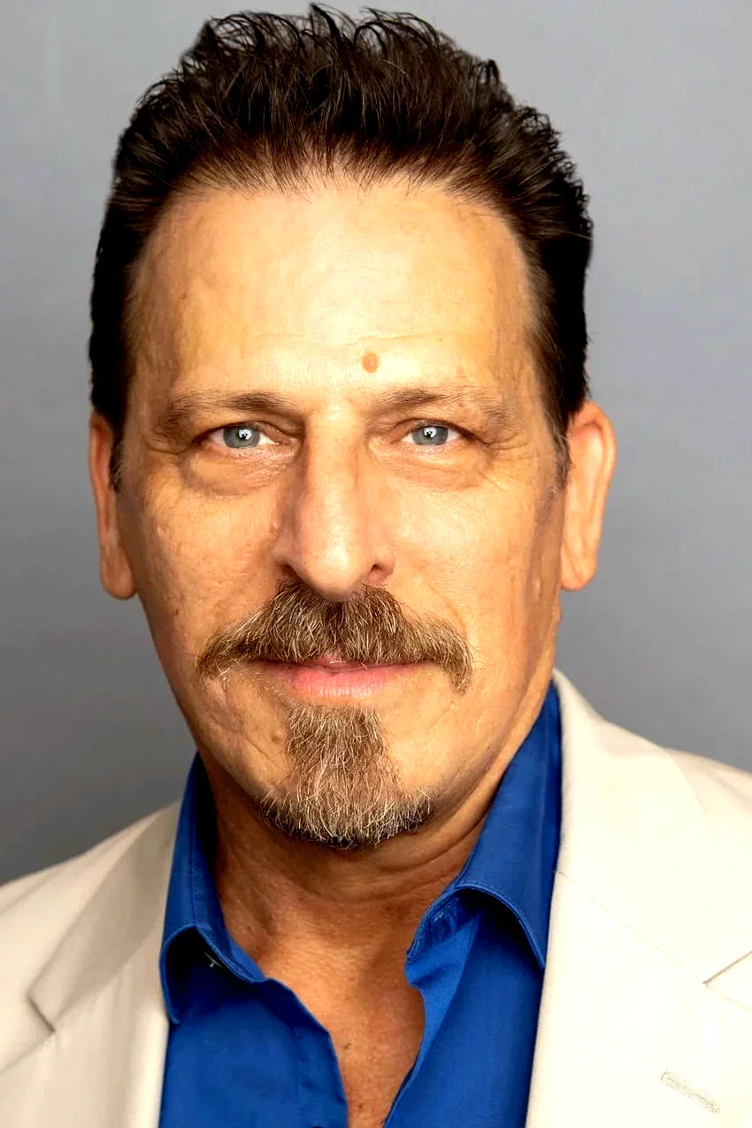  Vincent Foster