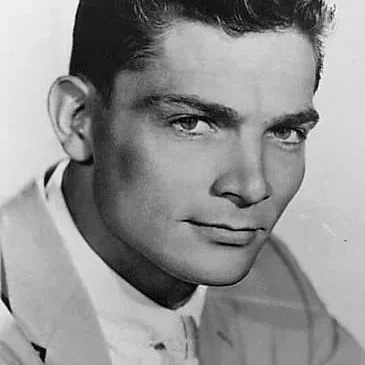  Larry Pennell