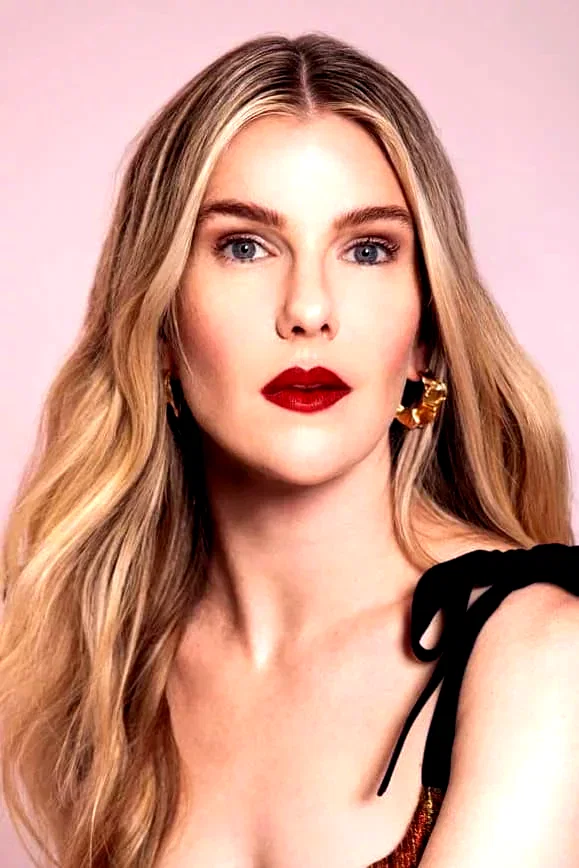 Lily Rabe