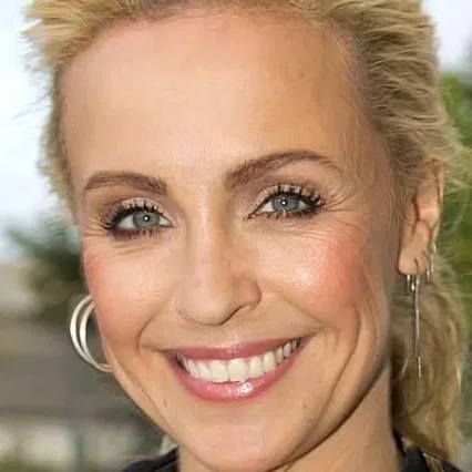Julie R Olgaard