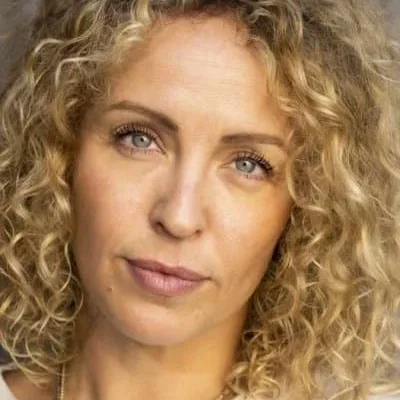 Julie R Olgaard