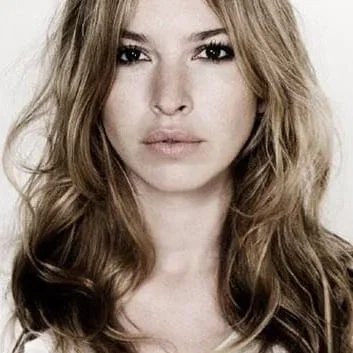  Tara Elders