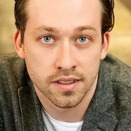  Simon Stone