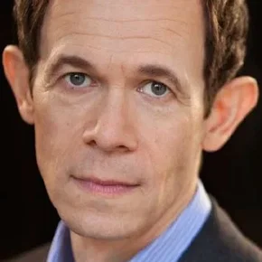 Photo star : Adam Godley