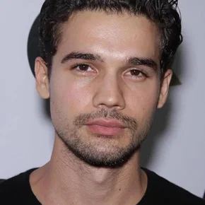 Photo star : Steven Strait