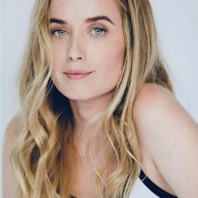 Photo star : Megan Park