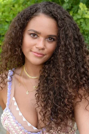 Madison  Pettis photo