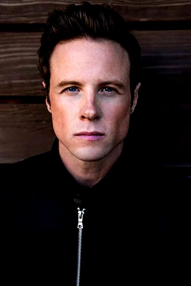 Ashton Holmes