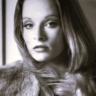  Claudia Jennings