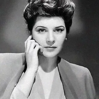  Ann Ayars