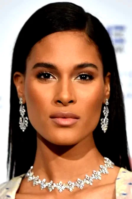  Cindy Bruna