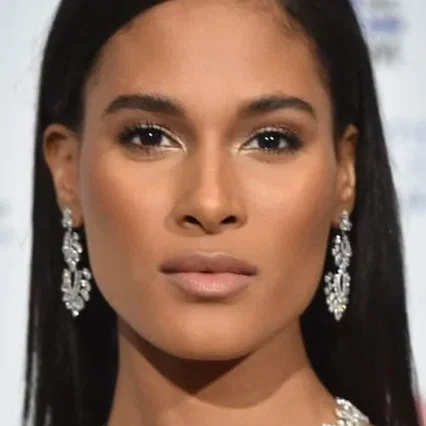  Cindy Bruna