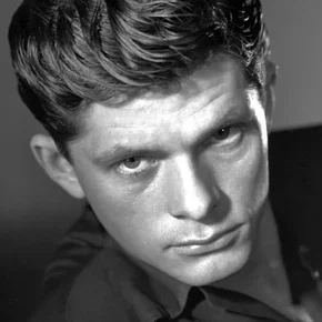 Photo star : Dewey Martin