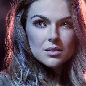 Photo star : Serinda Swan
