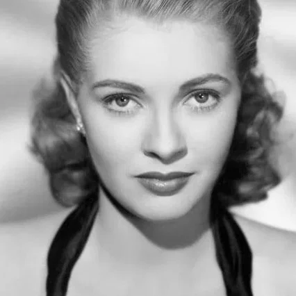 Lori Nelson
