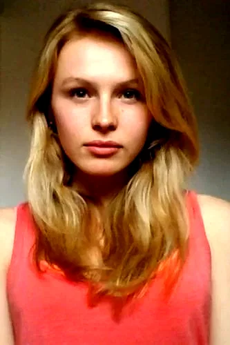  Joana Person