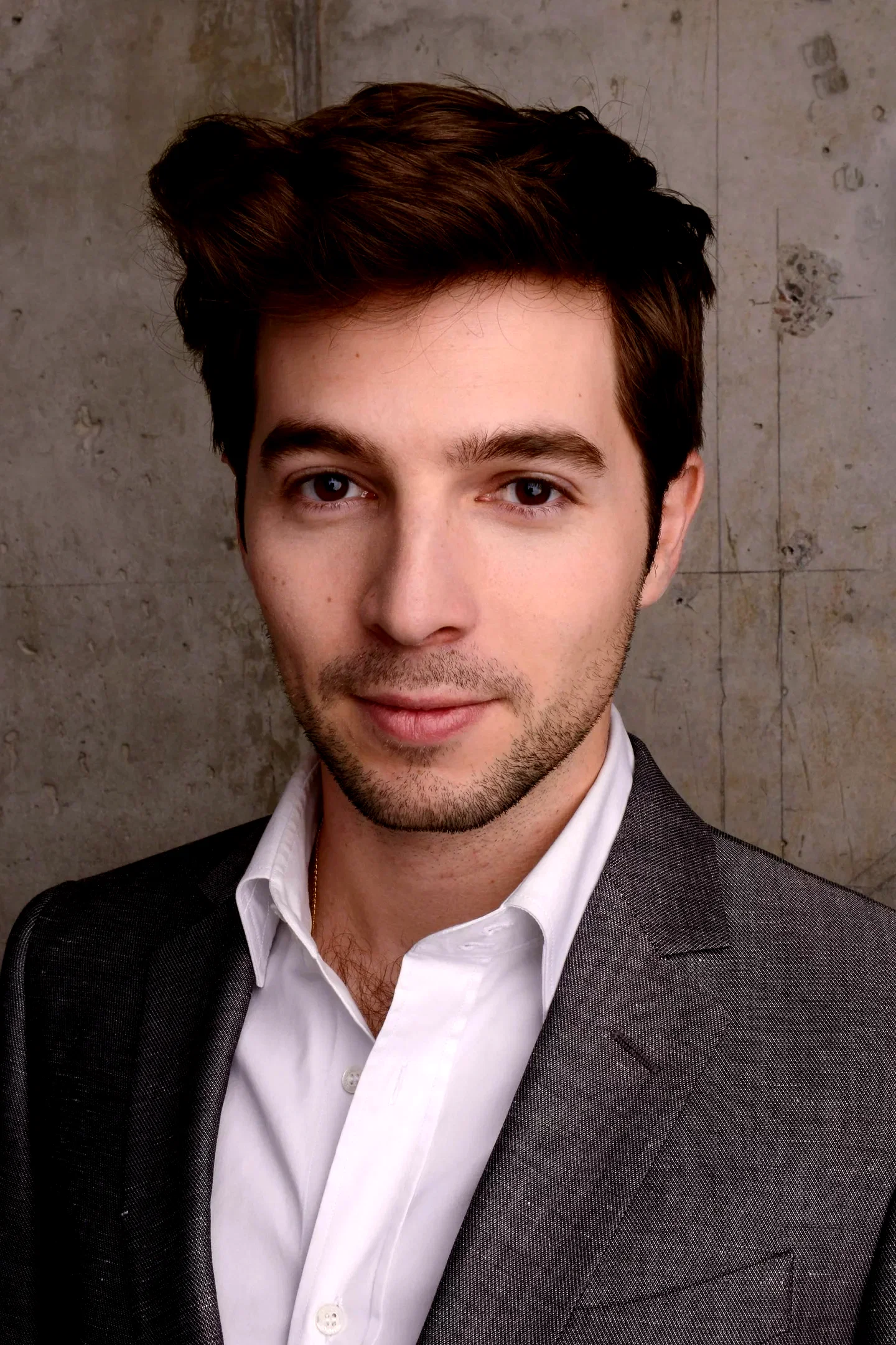  Roberto Aguire