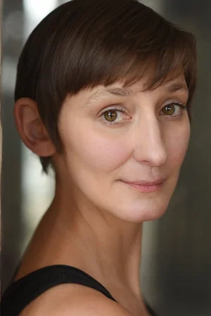  Laura Elphinstone photo