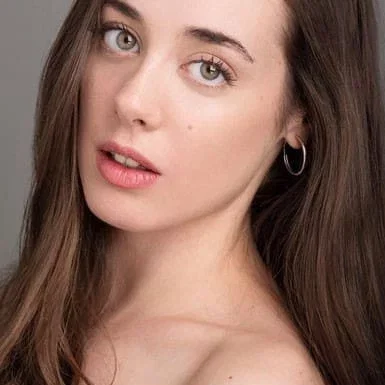  Júlia Molins